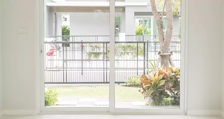 Balcony Screen Door Repair in Callaway, FL