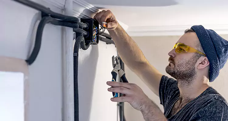 Garage Door Opener Cable Repair in Callaway, FL