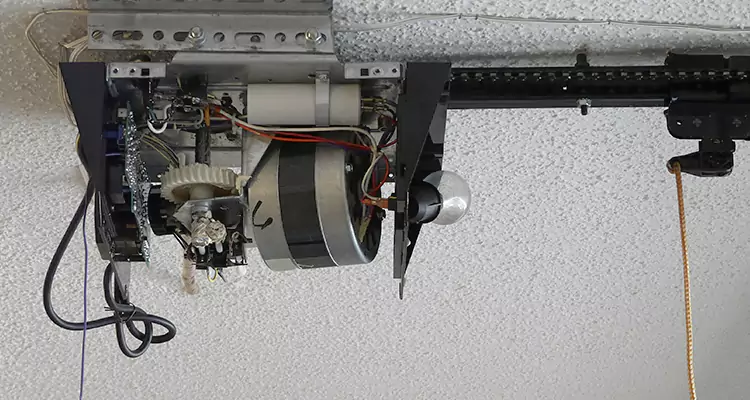 Emergency Garage Door Opener Repair in Callaway, FL