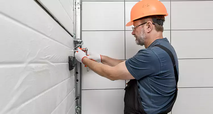 Emergency Garage Door Repair in Callaway, FL