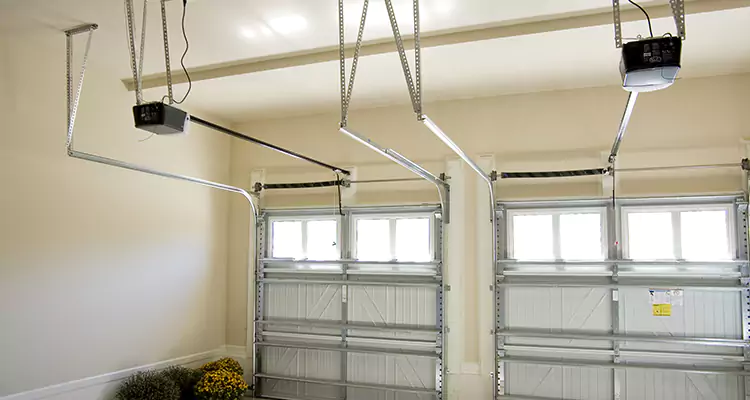 Residential Emergency Garage Door Repair in Callaway, FL