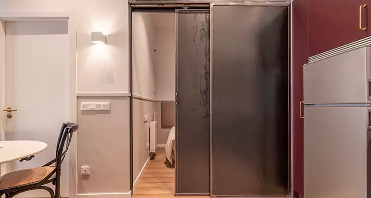 We Fix Closet Sliding Door in Callaway, FL 