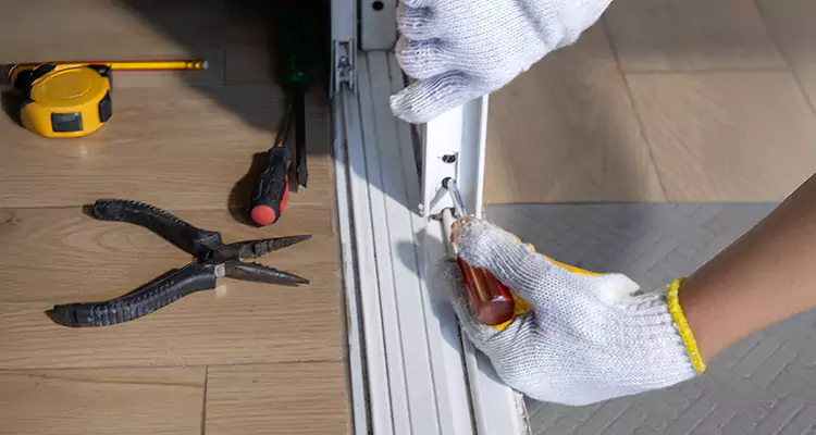 Screen Door Wheel Replacement in Callaway, FL