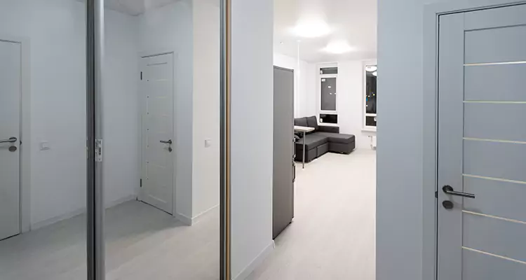 Modern Mirrored Closet Doors Repair in Callaway, FL