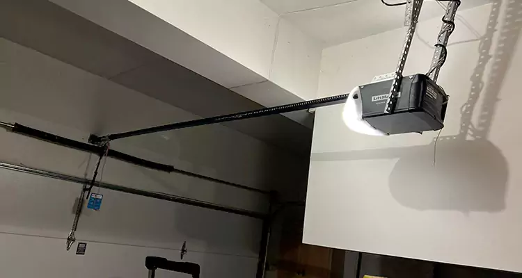Linear Garage Door Opener Repair in Callaway, FL