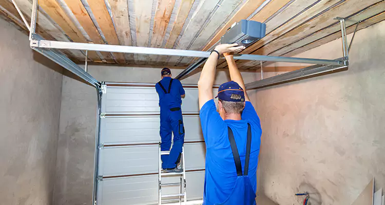 Garage Door Opener Technician in Callaway, FL